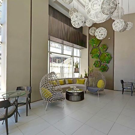 Currency Serviced Suites Pasig City Exterior foto